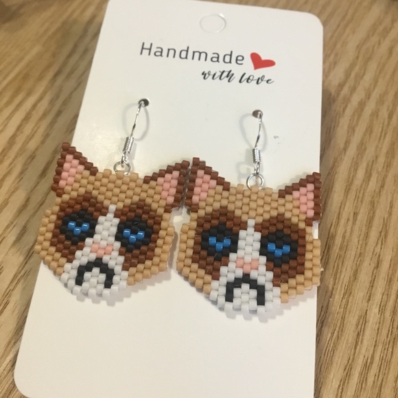 Hand Crafted Grumpy Cat Brick Stitch Beaded Earrings - Picture 7 of 10
